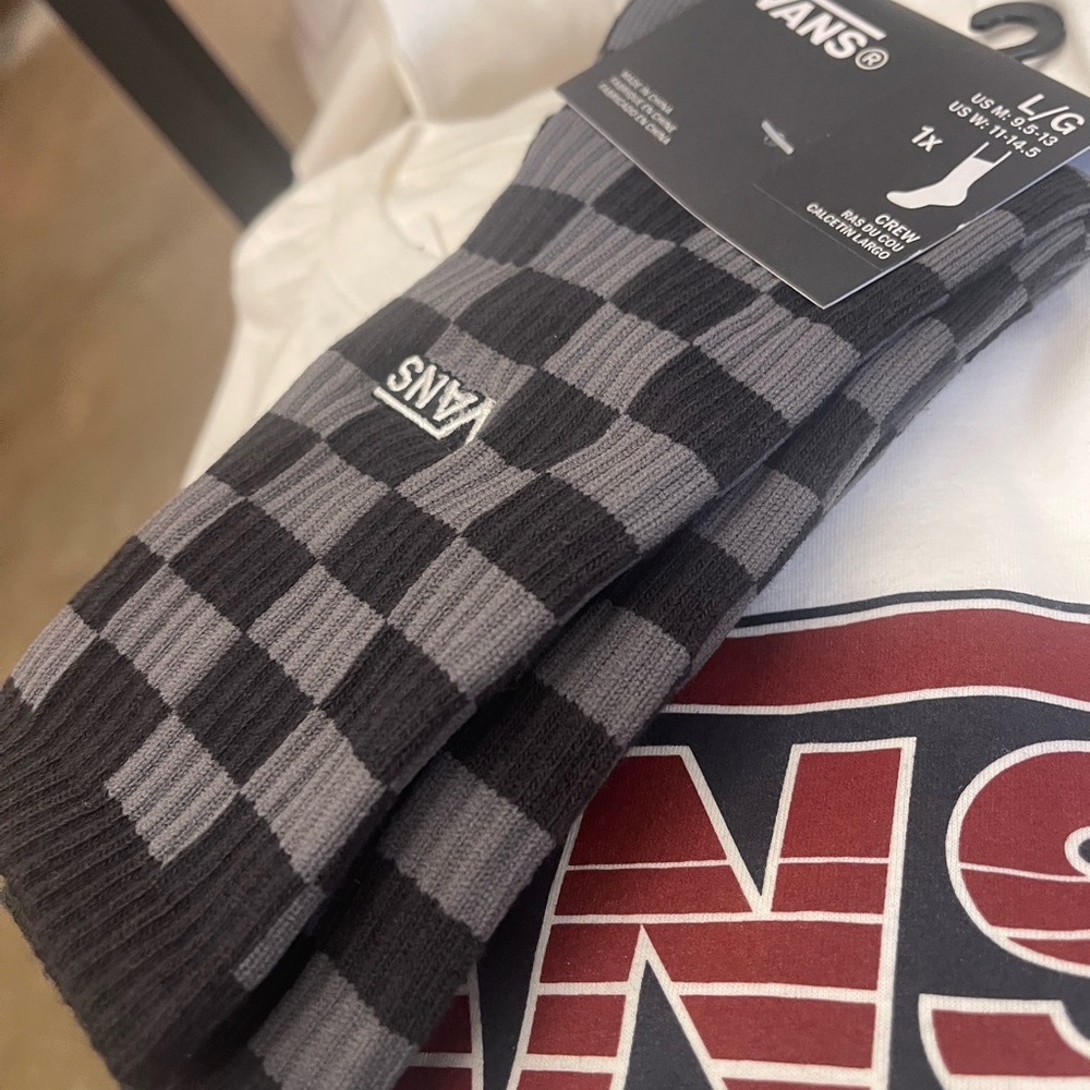 Vans Checkerboard Crew Socks (1 pair)
Black and Gray Checkered Socks - Picture 5 of 16